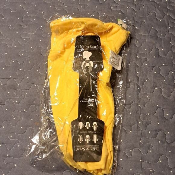 Accessories - Infinity yellow scarf - new
